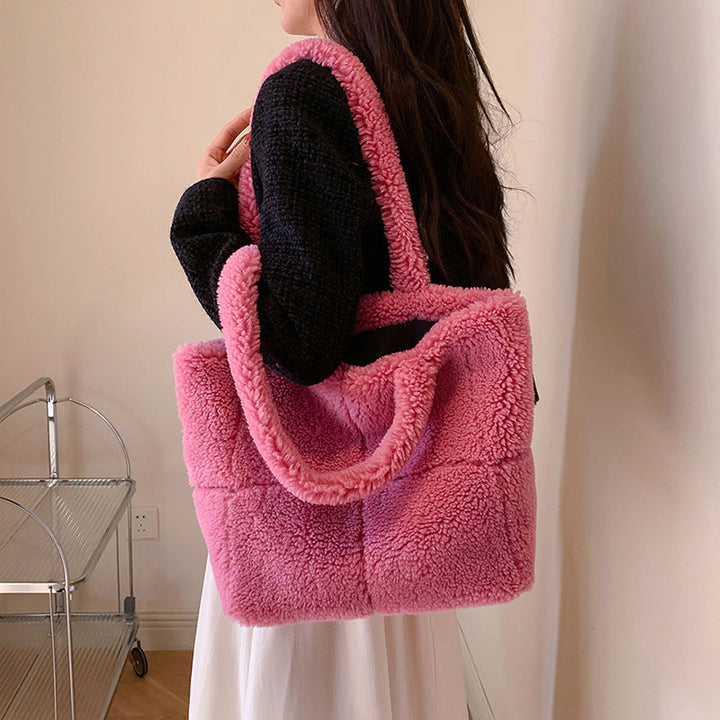 FIONA - Fluffy Tote Bag